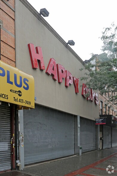 5640-5642 Myrtle Ave, Ridgewood, NY for sale - Primary Photo - Image 1 of 1