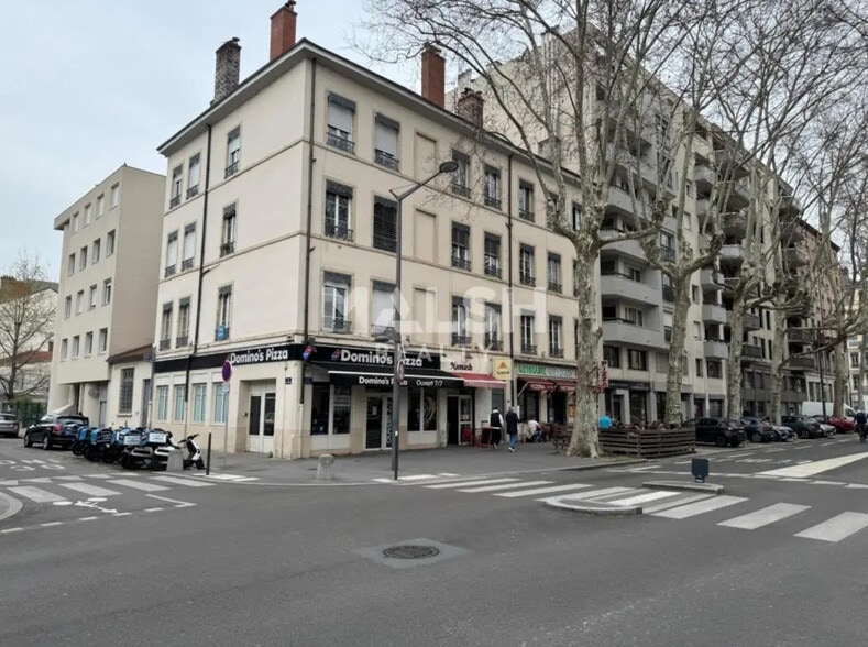 Retail in Lyon for lease - Building Photo - Image 1 of 3