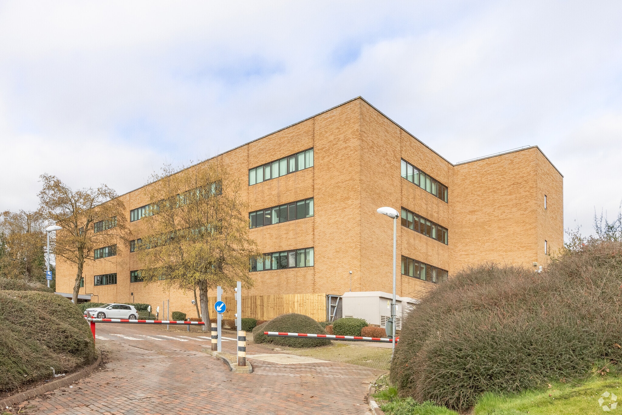 Manton Ln, Bedford for sale Primary Photo- Image 1 of 8