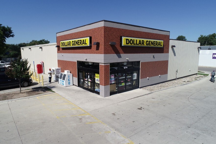 3704 Fenton Rd, Flint, MI for sale - Building Photo - Image 1 of 1