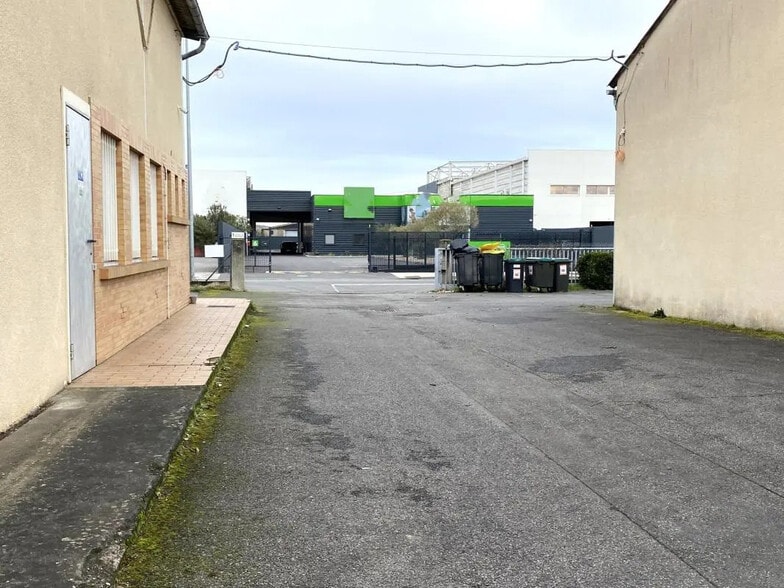 Flex in Colomiers for sale - Building Photo - Image 2 of 19