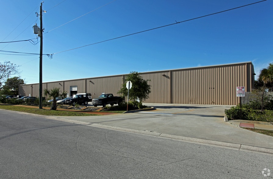716 Columbus Ave, Melbourne, FL for sale - Building Photo - Image 2 of 2