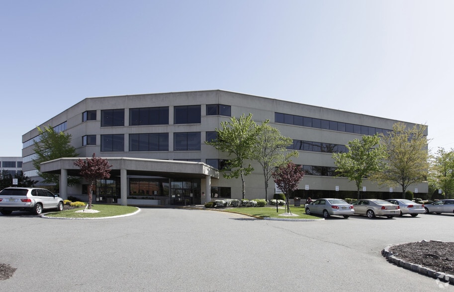 100 Metroplex Dr, Edison, NJ for lease - Building Photo - Image 3 of 6