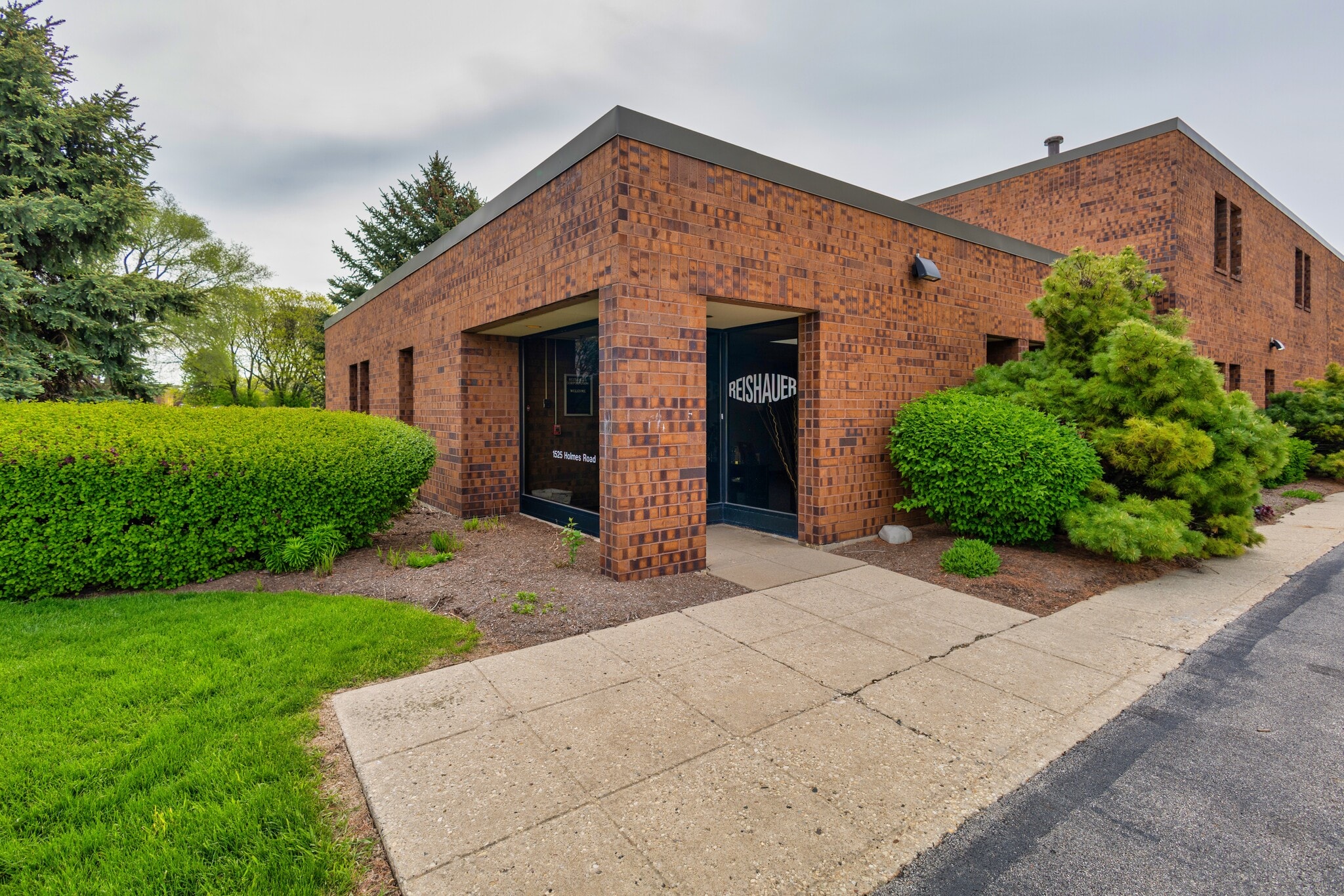 1525 Holmes Rd, Elgin, IL for sale Building Photo- Image 1 of 19