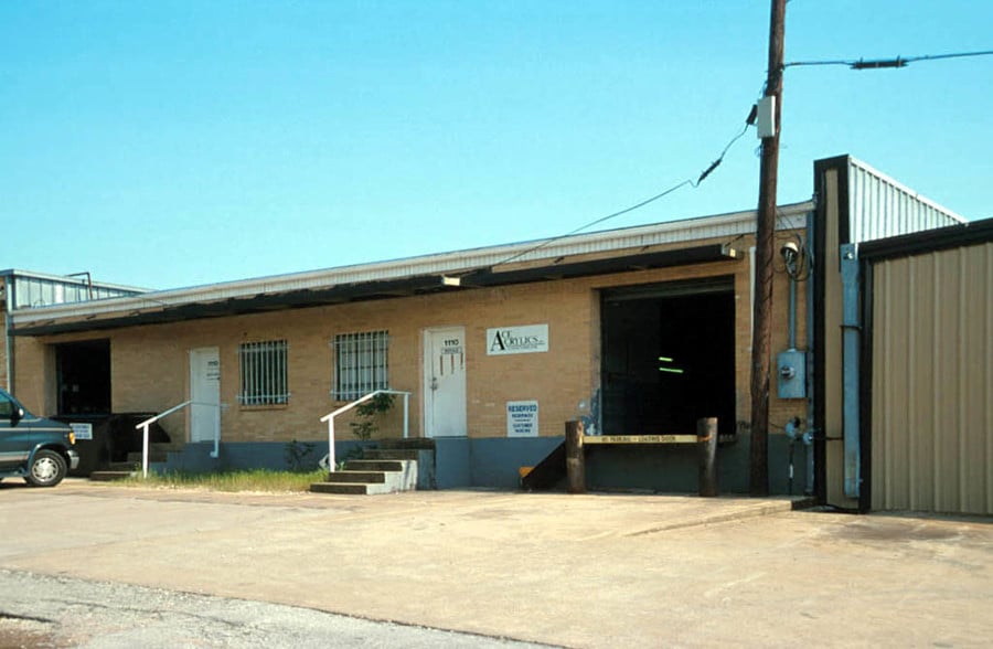 1110-1114 Maryland Dr, Irving, TX for lease - Building Photo - Image 2 of 3