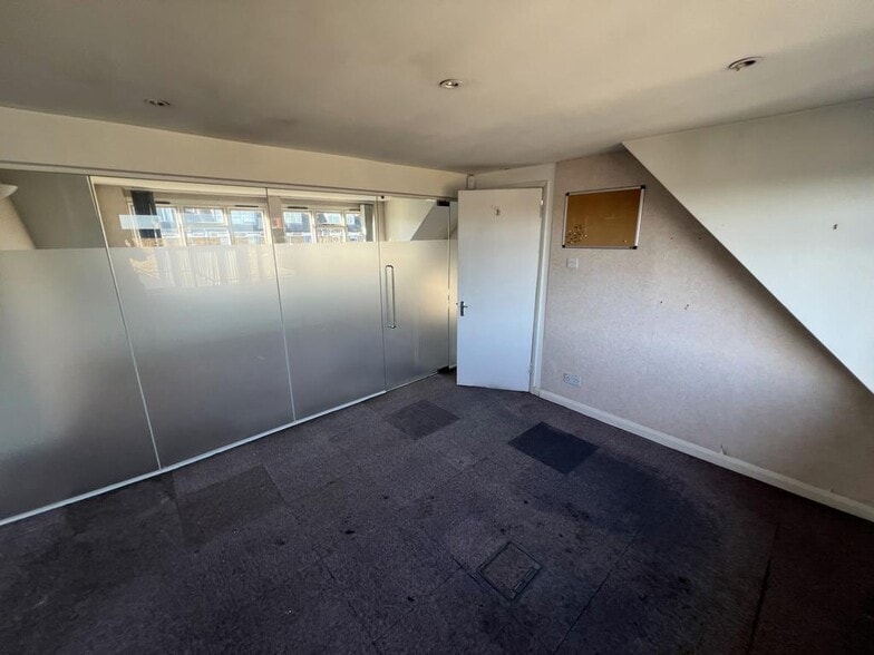 128 Petherton Rd, London for lease - Building Photo - Image 3 of 16