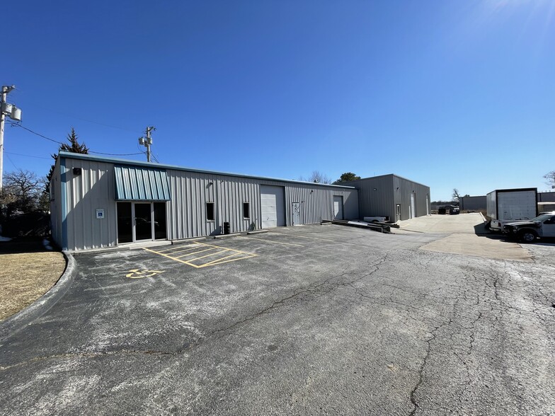 2840 E Pythian St, Springfield, MO 65802 | LoopNet