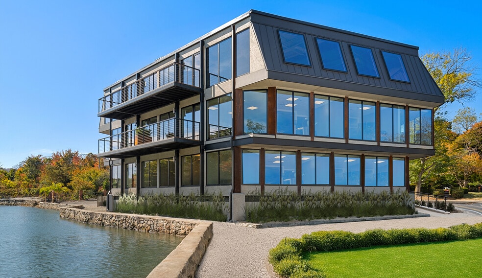 257 Riverside Ave, Westport, CT for lease - Building Photo - Image 1 of 9