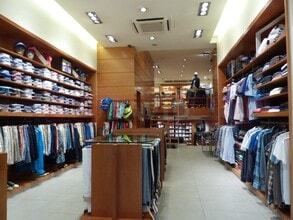 Retail in Barcelona, Barcelona for lease Interior Photo- Image 2 of 8