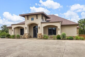 105 Applewood Dr, Cedar Creek, TX for sale Building Photo- Image 2 of 41