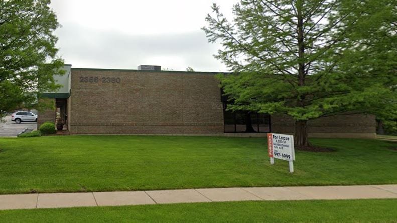 2366-2380 Schuetz Rd, Maryland Heights, MO for sale - Building Photo - Image 2 of 11