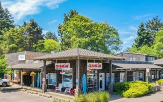 171 Sunset Blvd, Cannon Beach OR - Storefront