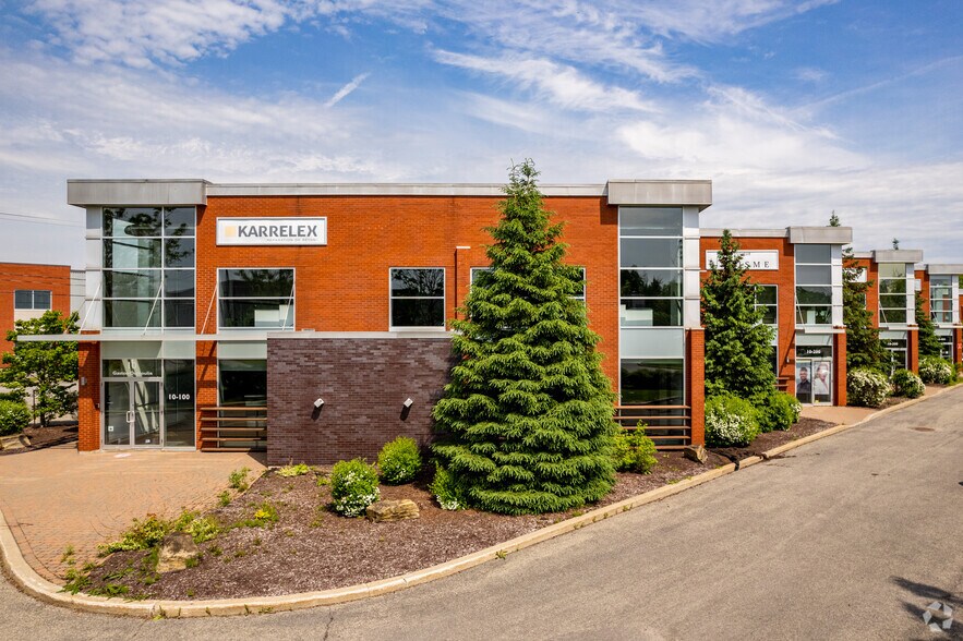 10 Rue Gaston-Dumoulin, Blainville, QC for lease - Primary Photo - Image 1 of 36