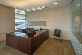 740 Centre View Blvd, Crestview Hills, KY for lease Interior Photo- Image 2 of 5