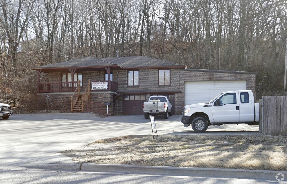 4725 Lamar Ave, Mission, KS 66202