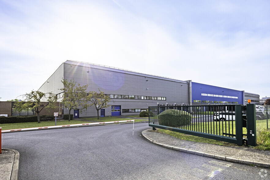 1 Avenue Du Fief, Saint-Ouen-l'Aumône for lease - Building Photo - Image 2 of 2