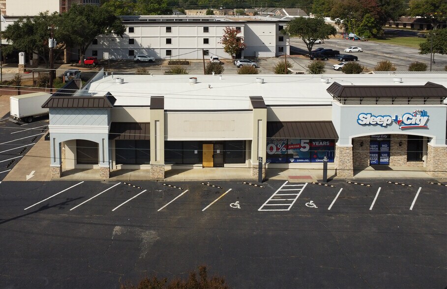 5627 S Broadway Ave, Tyler, TX 75703