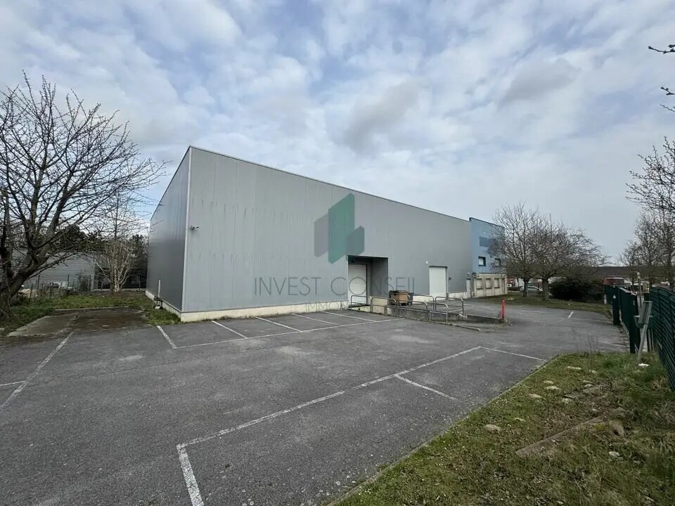 in Jouy-le-Moutier for sale Building Photo- Image 1 of 1