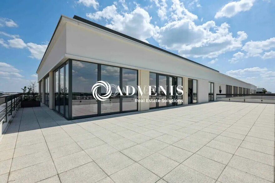 Office in Chessy for sale - Building Photo - Image 1 of 11