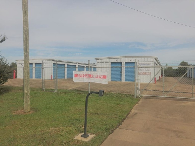 2996 E Reed Rd, Greenville, MS 38703