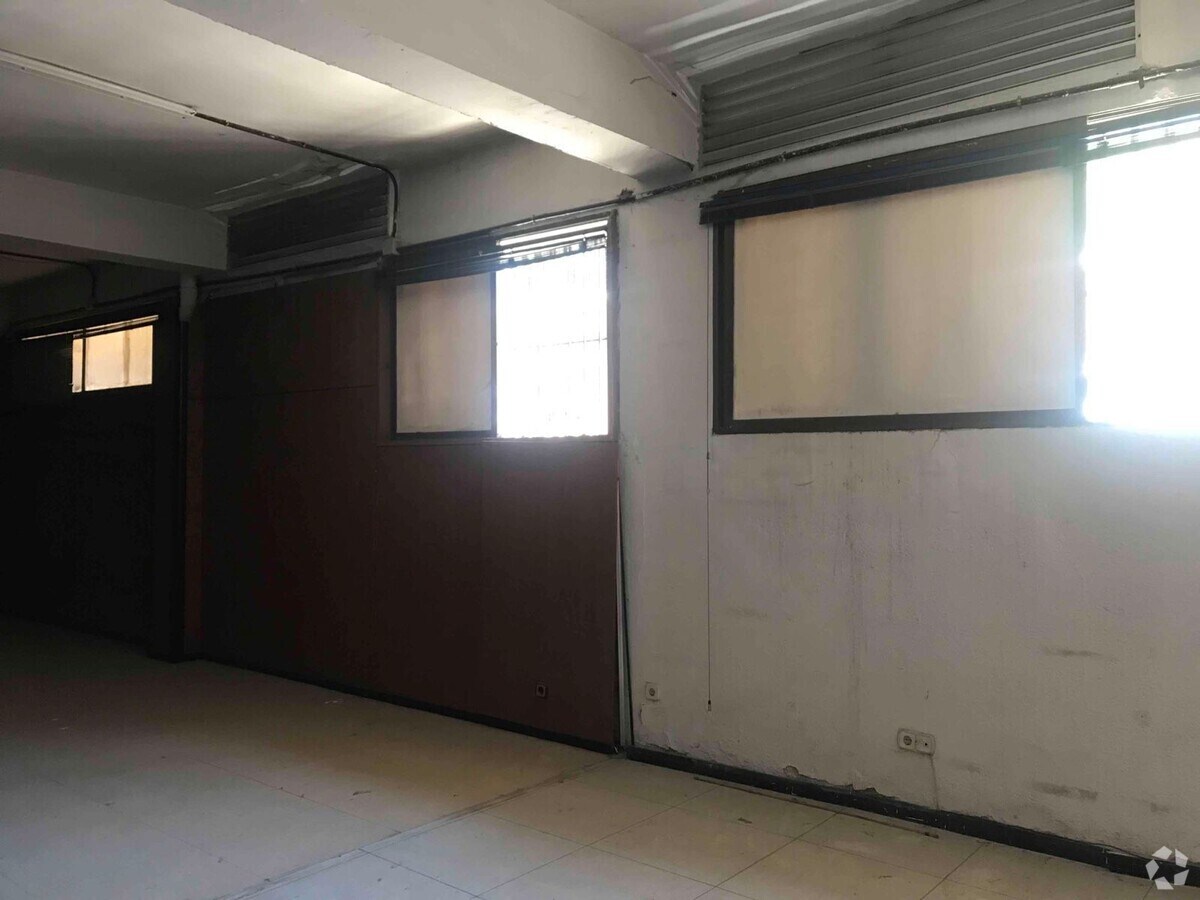 Madrid, MAD 28037 -  -  - Interior Photo - Image 1 of 5