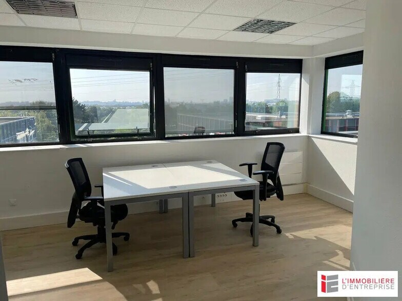 Office in Rennes for lease - Interior Photo - Image 1 of 3