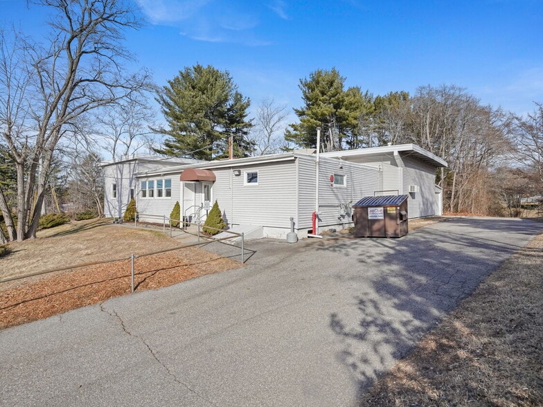 28 Woodmont Rd, Milford, CT for lease - Building Photo - Image 1 of 2