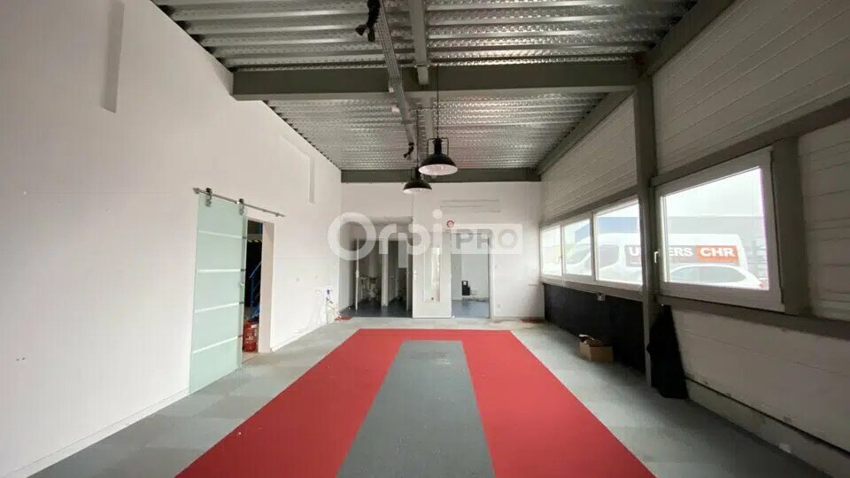 Industrial in Colmar for lease - Interior Photo - Image 2 of 11