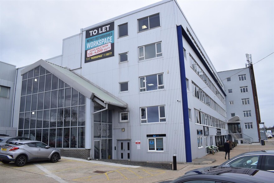 33-37 The Broadway, Loughton for lease - Building Photo - Image 2 of 31