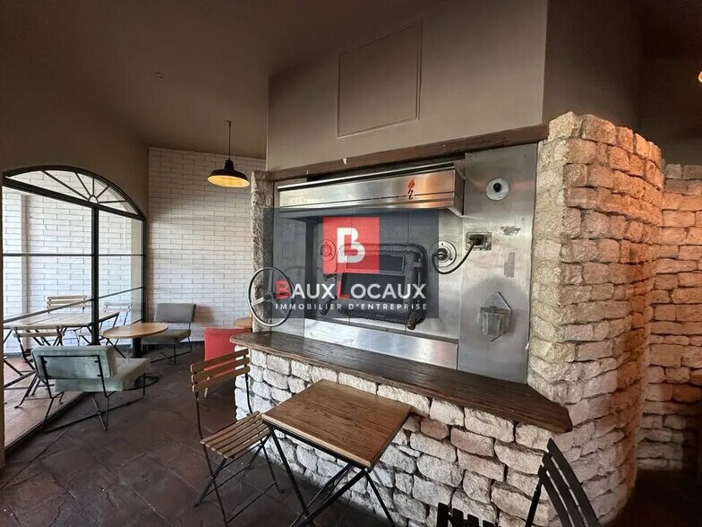 Retail in Avignon for lease - Interior Photo - Image 3 of 8