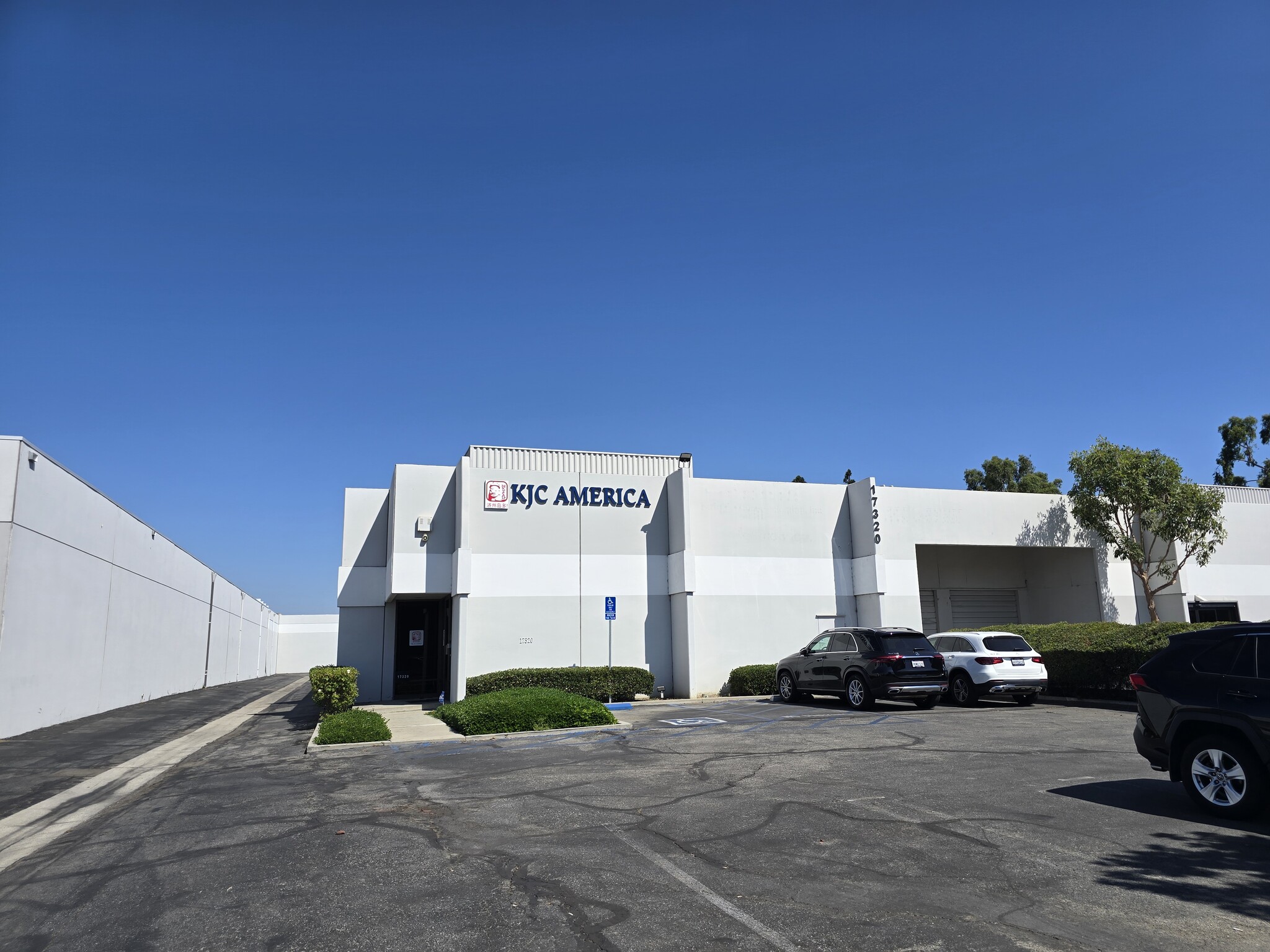 17320 Marquardt Ave, Cerritos, CA for lease Building Photo- Image 1 of 9