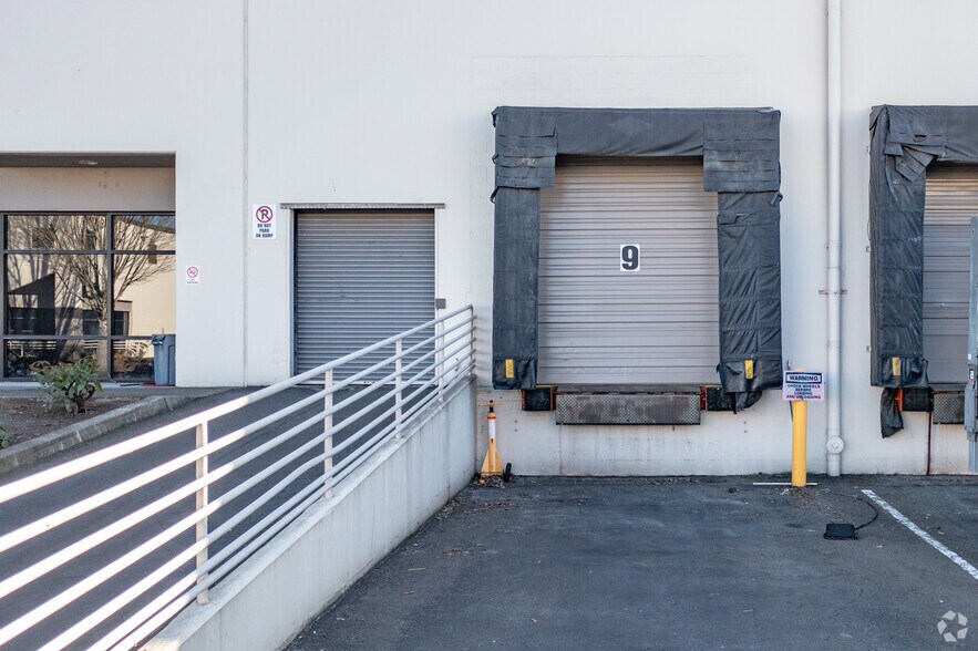 9445 SW Ridder Rd, Wilsonville, OR for lease - Building Photo - Image 2 of 11