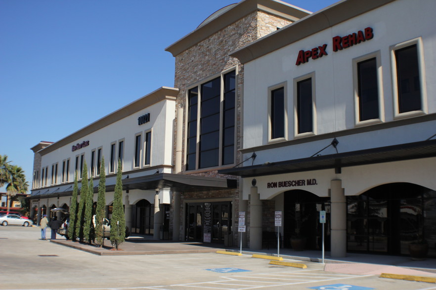 10021 Main St, Houston, TX for lease - Primary Photo - Image 1 of 38