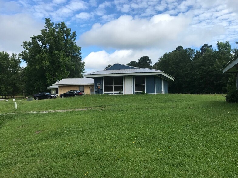 7124 Powelton Church Rd, Sparta, GA 31087