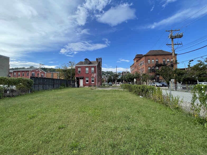 2800 E Carson St, Pittsburgh, PA for lease - Building Photo - Image 3 of 8