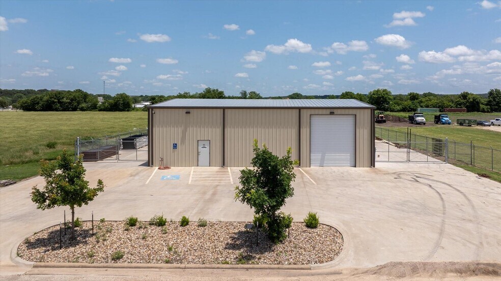 121 Progress st, Glen Rose, TX for sale - Primary Photo - Image 1 of 1