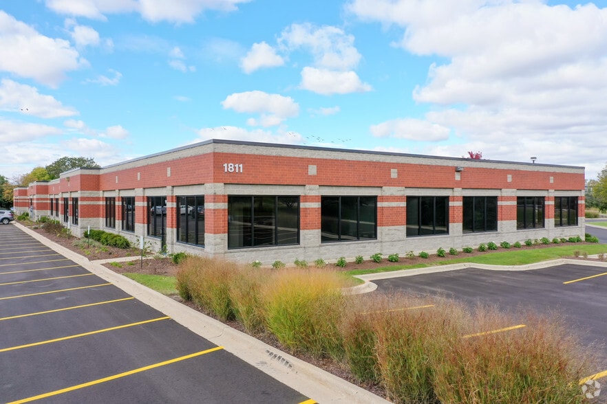 1811 Centre Point Cir, Naperville, IL for lease - Building Photo - Image 1 of 12
