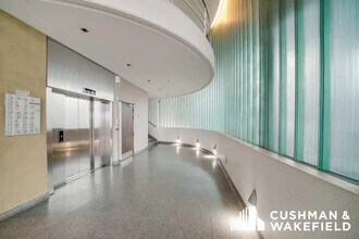 Office in Paris for lease Interior Photo- Image 2 of 13