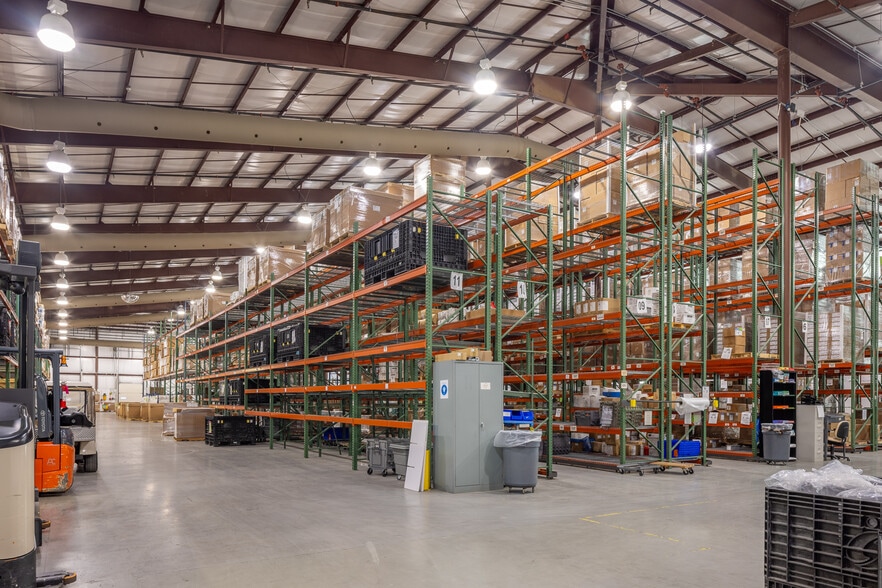 172 Riverbend St, Waynesville, NC for lease - Interior Photo - Image 3 of 30