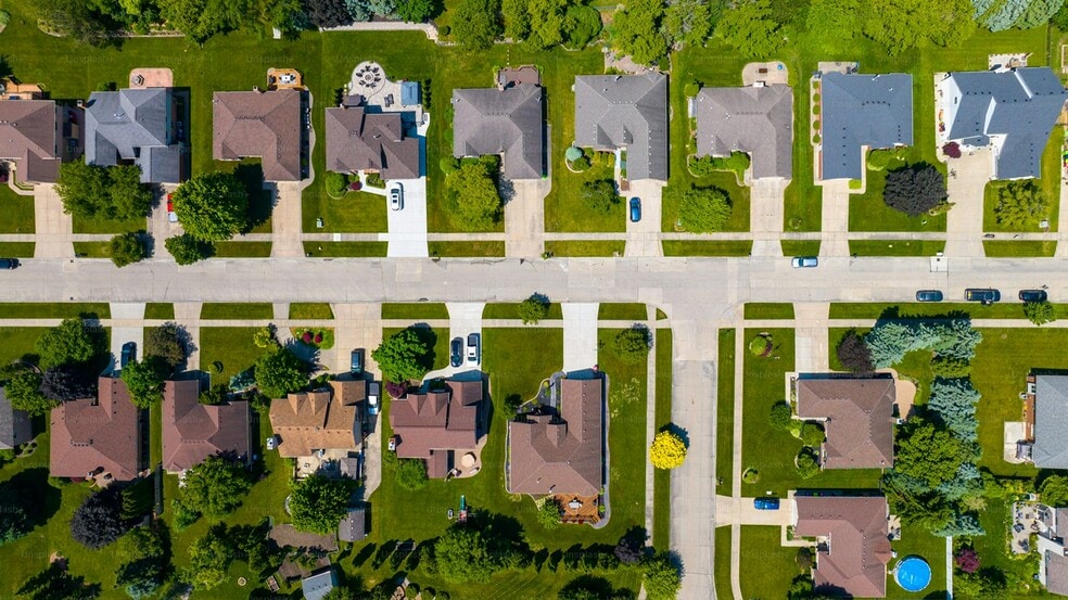 DETROIT PORTFOLIO- 46 HOMES AND DUPLEXES portfolio of 45 properties for sale on LoopNet.com - Aerial - Image 1 of 39