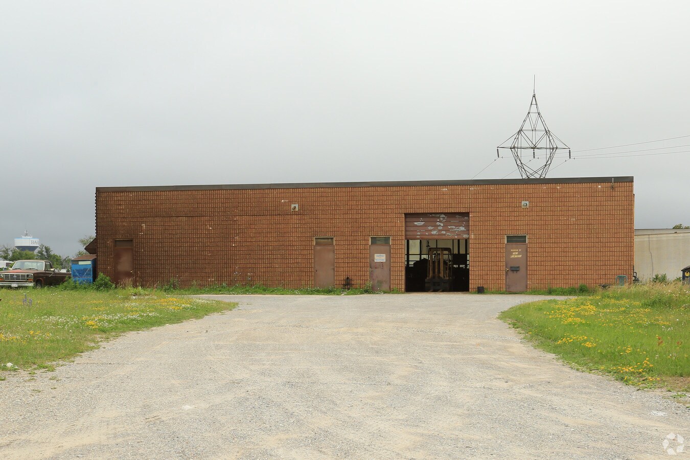 10 Lockhart Rd, Barrie, ON L4N 9A8