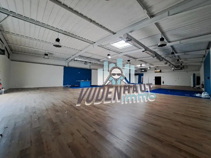 Retail in Portet-sur-Garonne for lease Interior Photo- Image 1 of 10