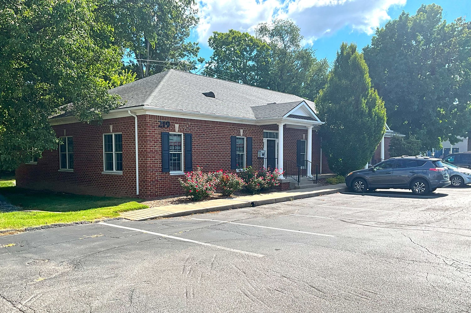 219 Southland Dr, Lexington, KY for lease Building Photo- Image 1 of 5