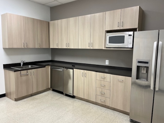 772 Greison Trl, Newnan, GA for lease Interior Photo- Image 1 of 12