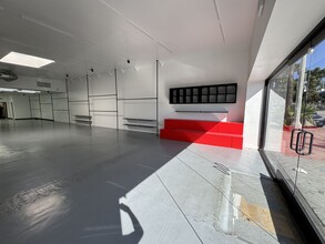 455 N Fairfax Ave, Los Angeles, CA for lease Building Photo- Image 2 of 7