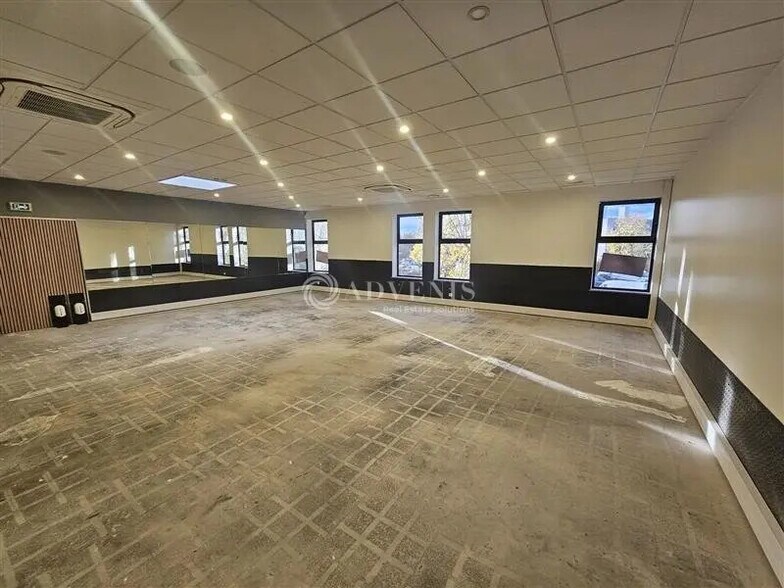 Office in Champigny-sur-Marne for lease - Interior Photo - Image 3 of 7