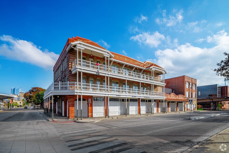 118 N Medina, San Antonio, TX for lease - Building Photo - Image 2 of 22