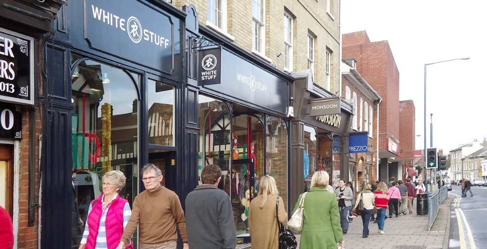 14 -15, 16 & 17 Bancroft Hitchin portfolio of 3 properties for sale on LoopNet.com - Building Photo - Image 3 of 11