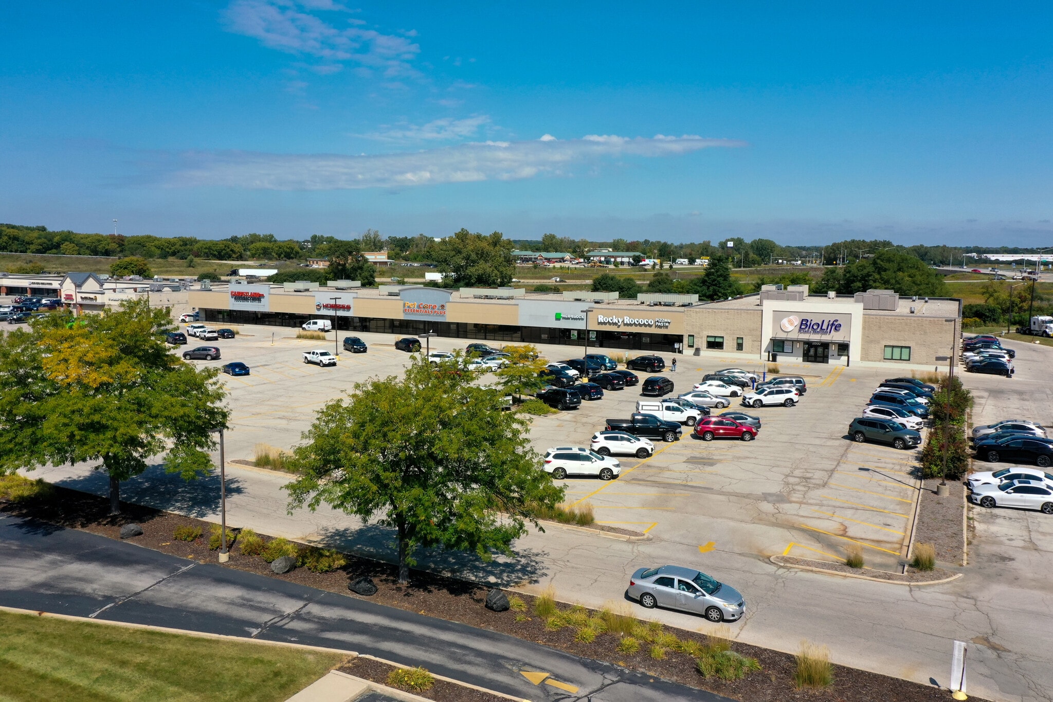 2000-2030 Silvernail Rd, Pewaukee, WI for sale Primary Photo- Image 1 of 2
