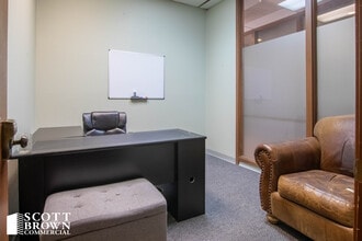 225 W Hickory St, Denton, TX for lease Interior Photo- Image 1 of 2